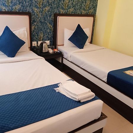 Hotel Janki International Sigra 2 Km From Kashi Vishwanath Temple Varanasi Exteriör bild