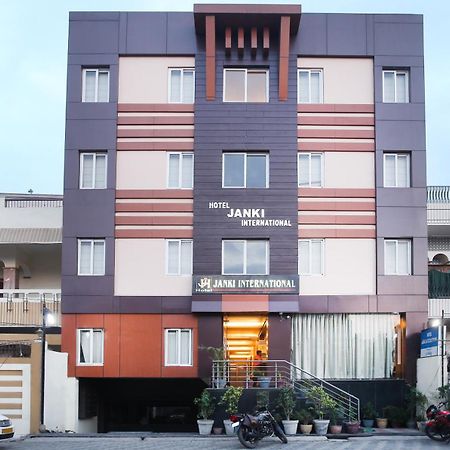 Hotel Janki International Sigra 2 Km From Kashi Vishwanath Temple Varanasi Exteriör bild