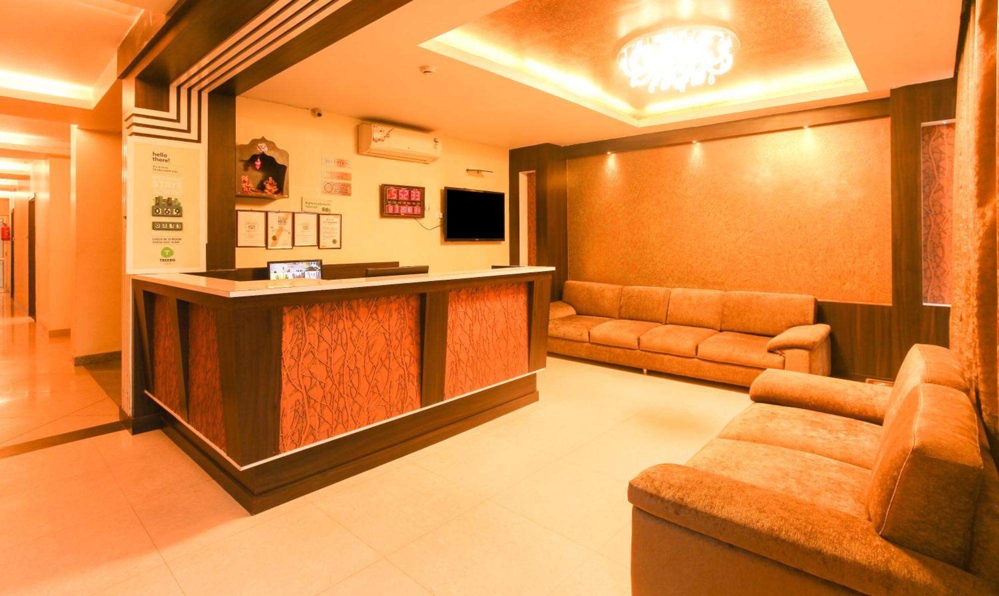 Hotel Janki International Sigra 2 Km From Kashi Vishwanath Temple Varanasi Exteriör bild