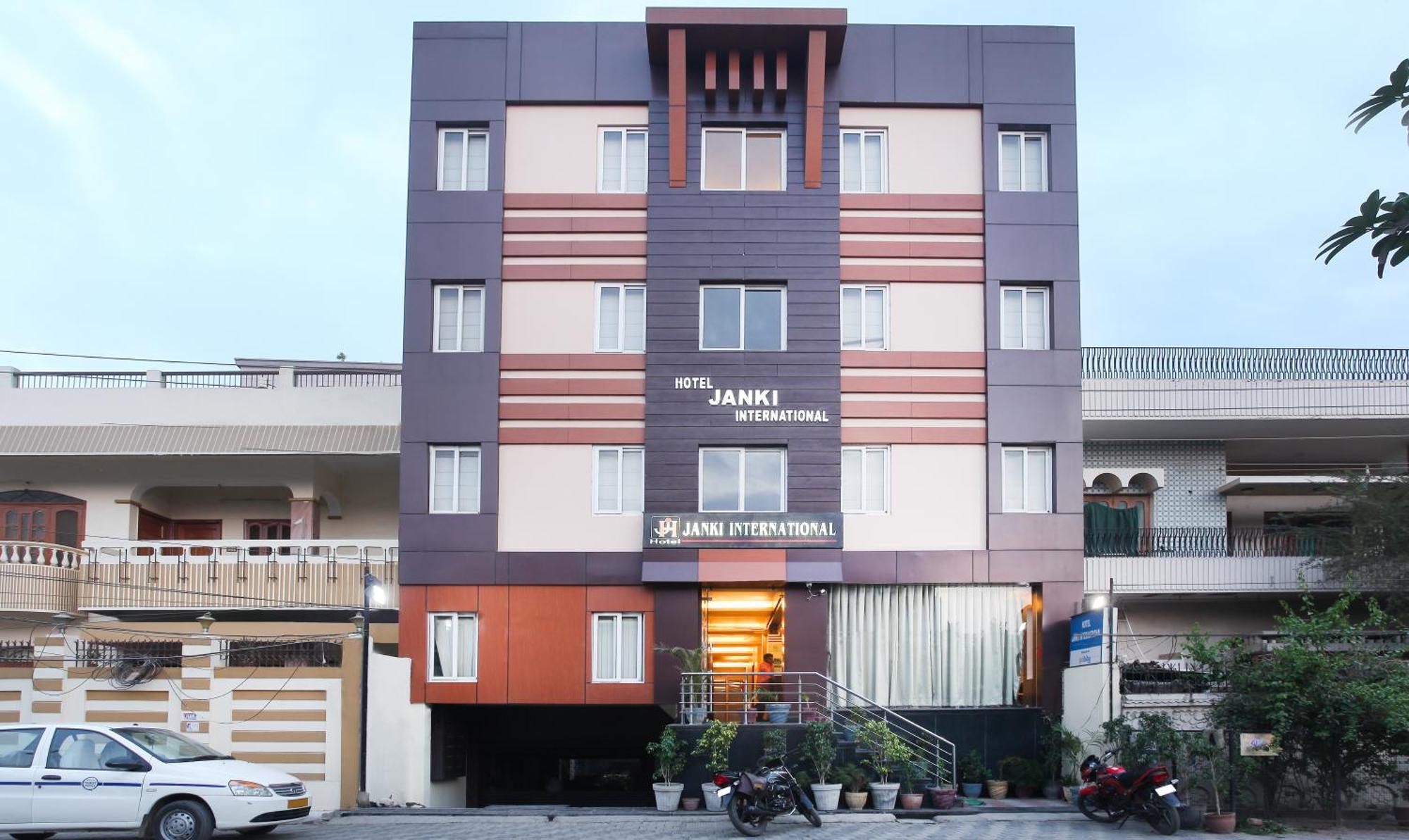 Hotel Janki International Sigra 2 Km From Kashi Vishwanath Temple Varanasi Exteriör bild